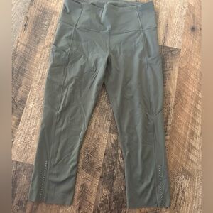 Lululemon Fast and Free High-Rise Crop 19"
7 Pocket